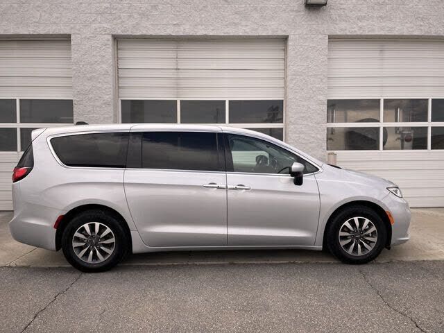 2023 CHRYSLER Pacifica
