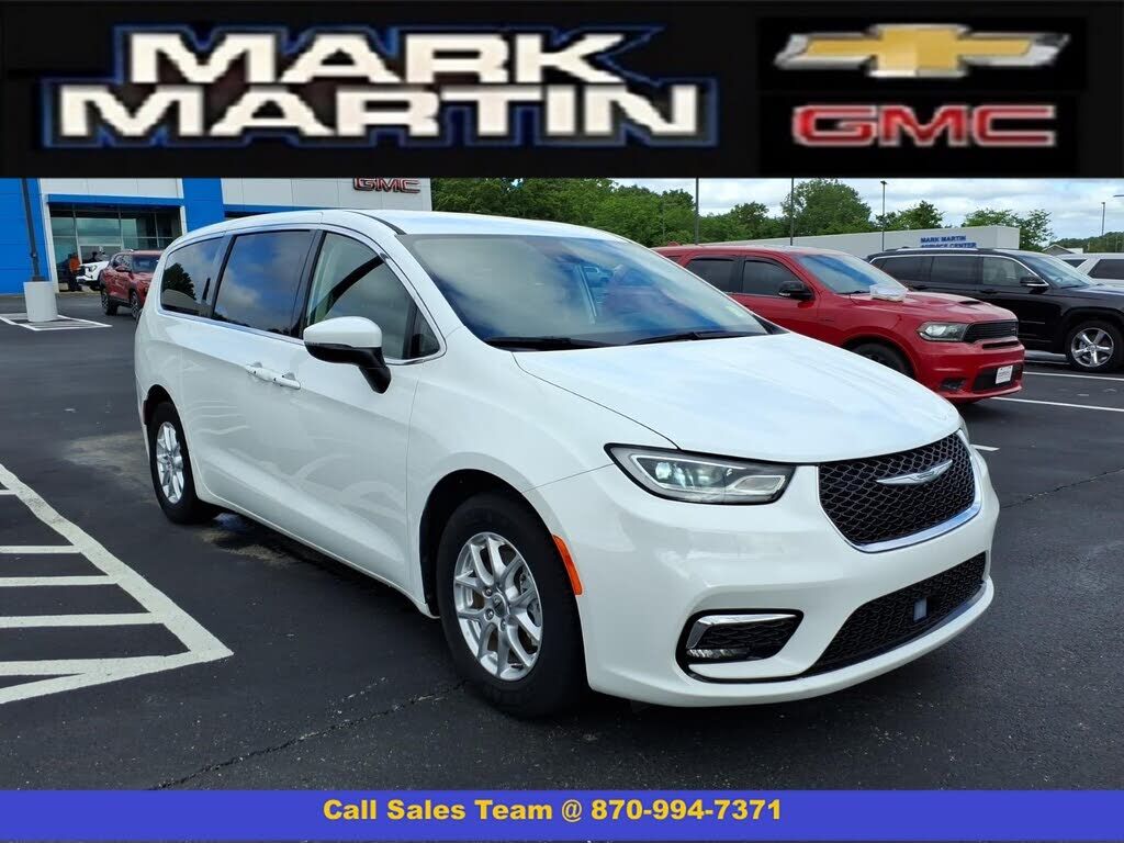 2023 CHRYSLER Pacifica