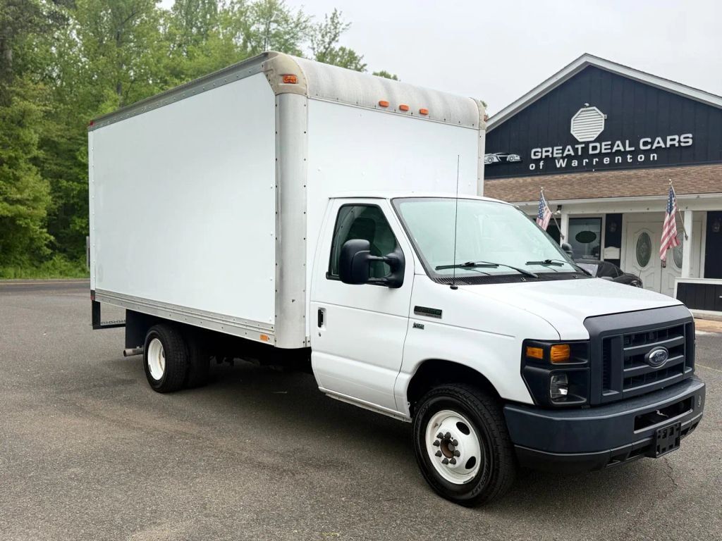 2013 FORD E-350