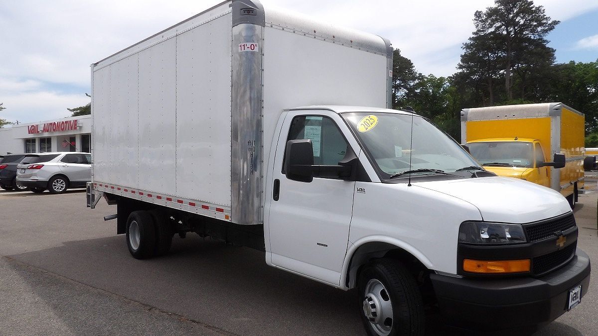 2025 CHEVROLET Express