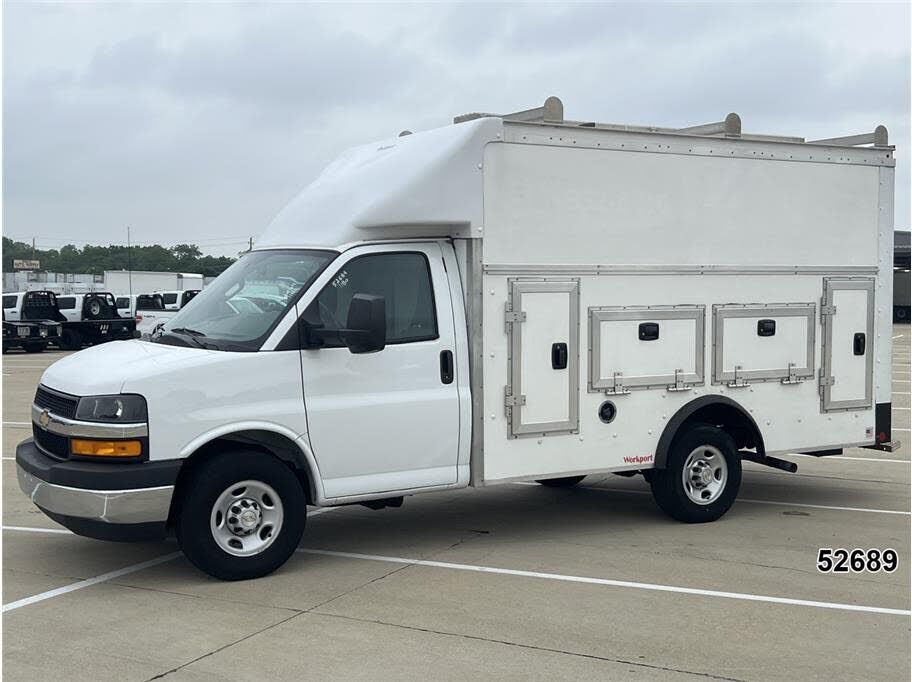 2022 CHEVROLET Express