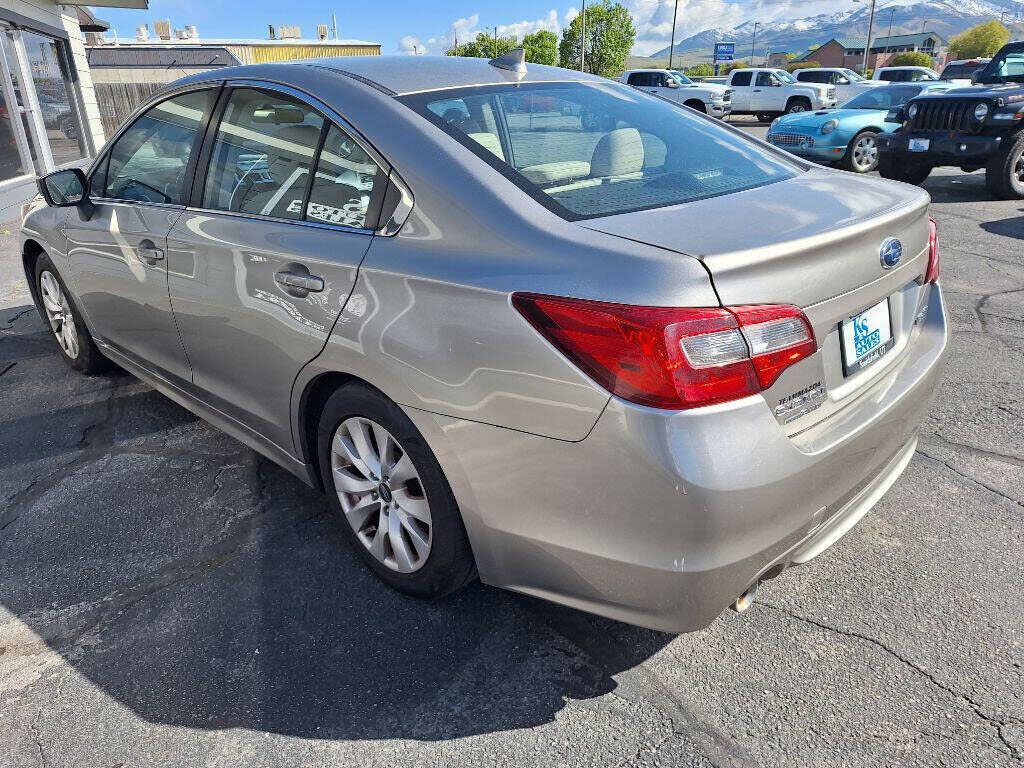 2017 SUBARU Legacy