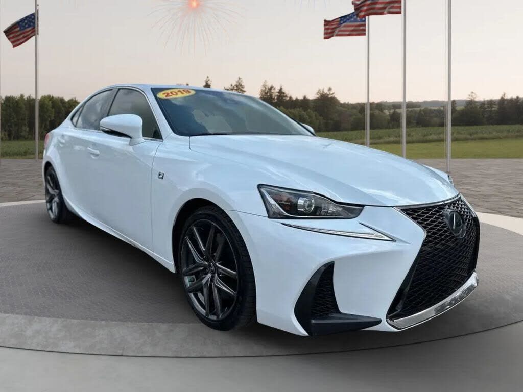 2019 LEXUS IS
