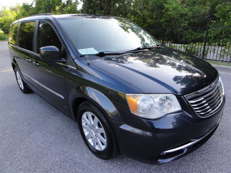 2014 CHRYSLER Town and Country