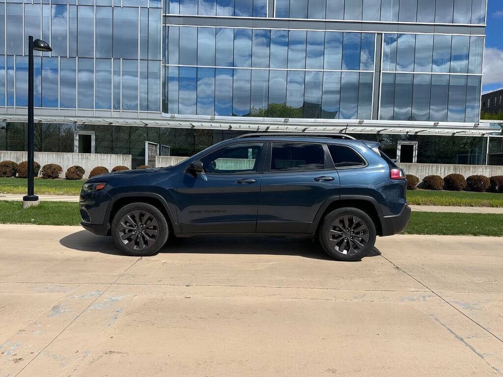 2021 JEEP Cherokee