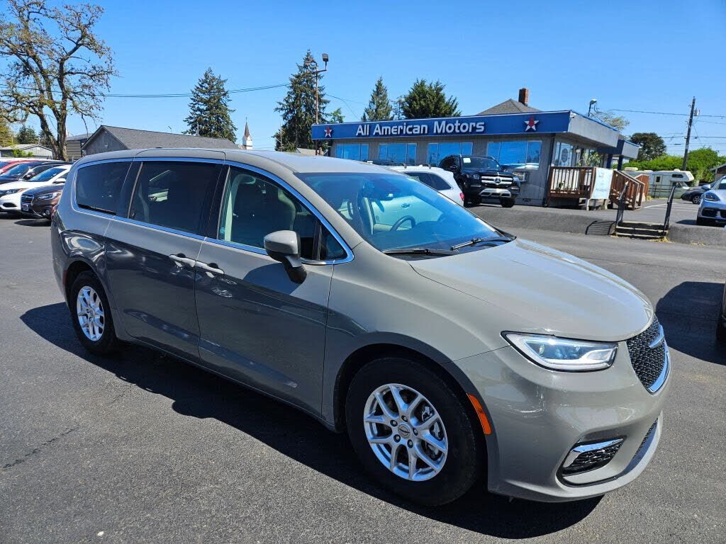 2023 CHRYSLER Pacifica