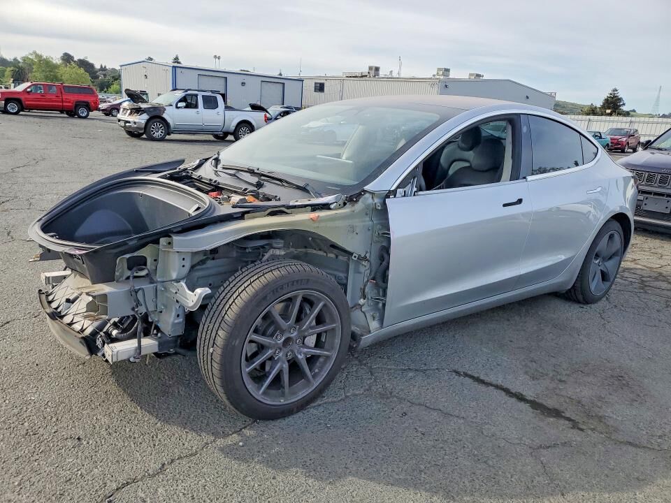 2018 TESLA Model 3