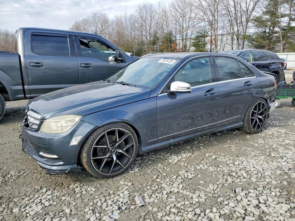2011 MERCEDES-BENZ C-Class
