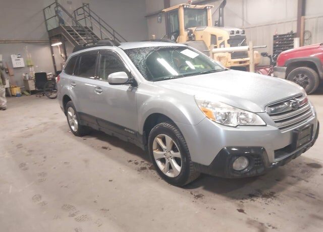 2013 SUBARU Outback
