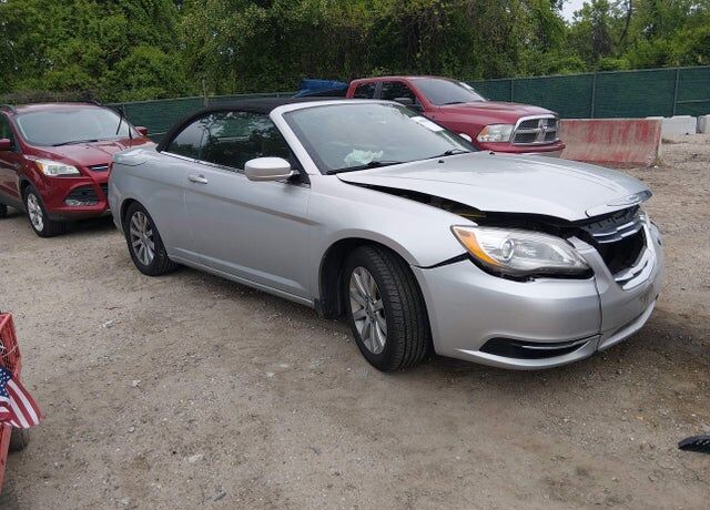 2012 CHRYSLER 200