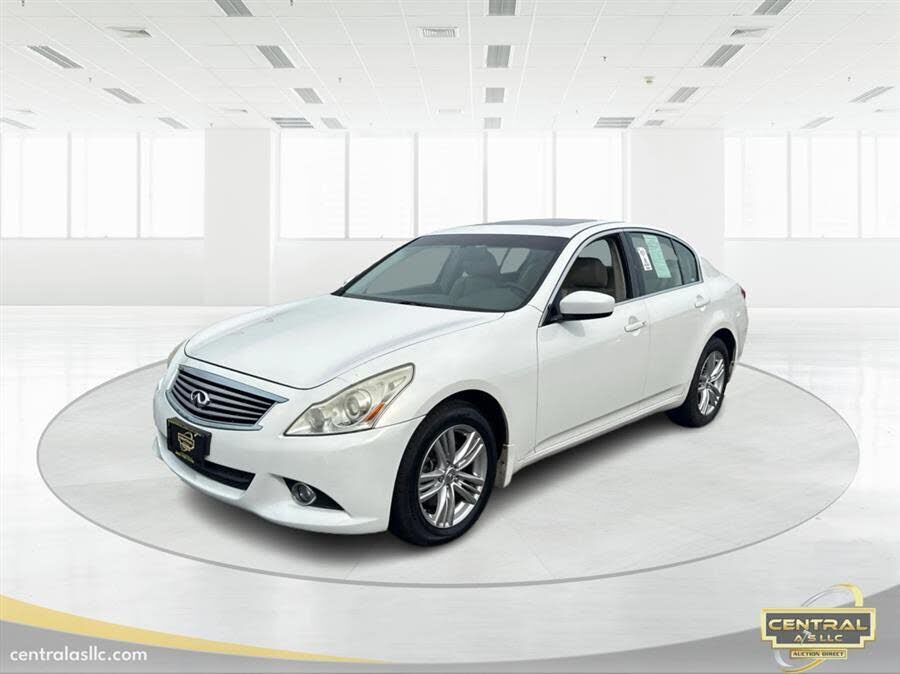 2013 INFINITI G37