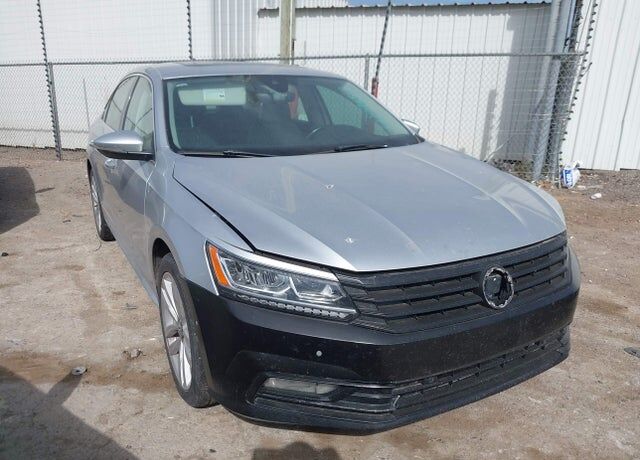 2017 VOLKSWAGEN Passat