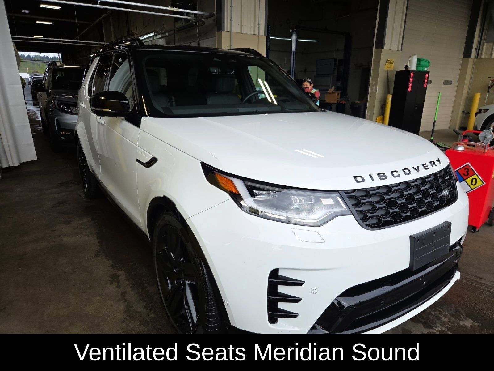2023 LAND ROVER Discovery