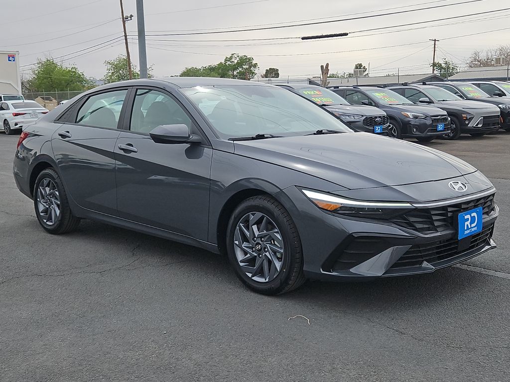2024 HYUNDAI Elantra