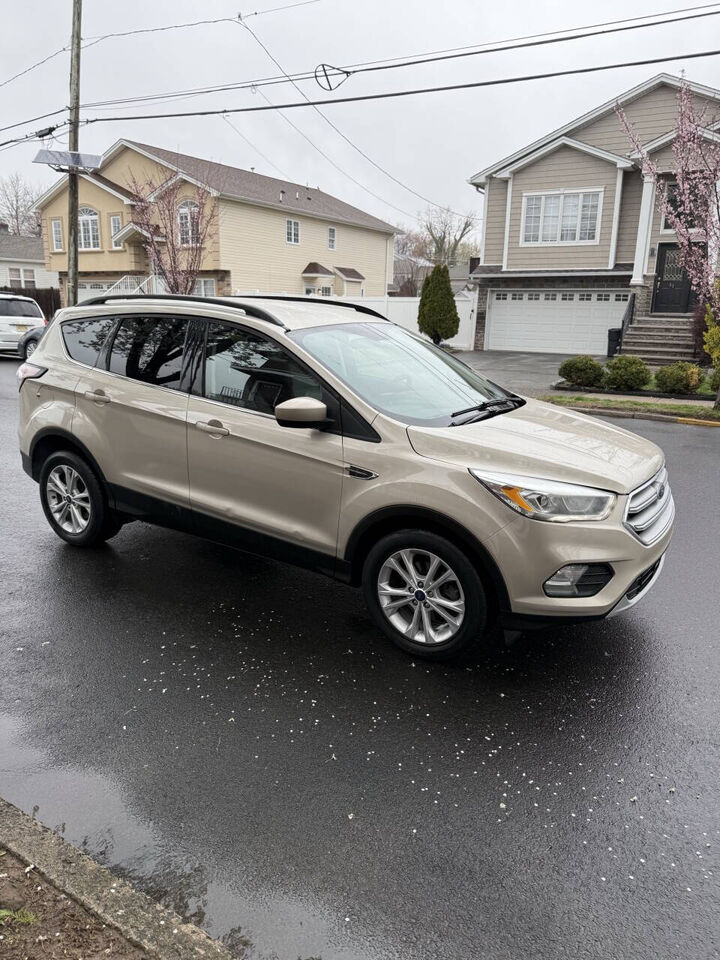 2017 FORD Escape