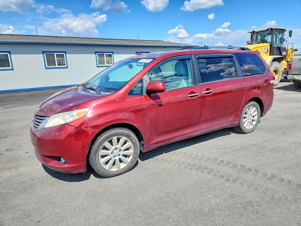 2012 TOYOTA Sienna