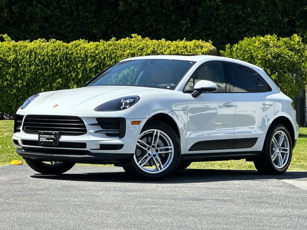 2020 PORSCHE Macan