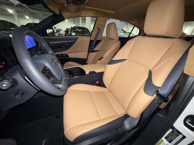 2025 LEXUS ES