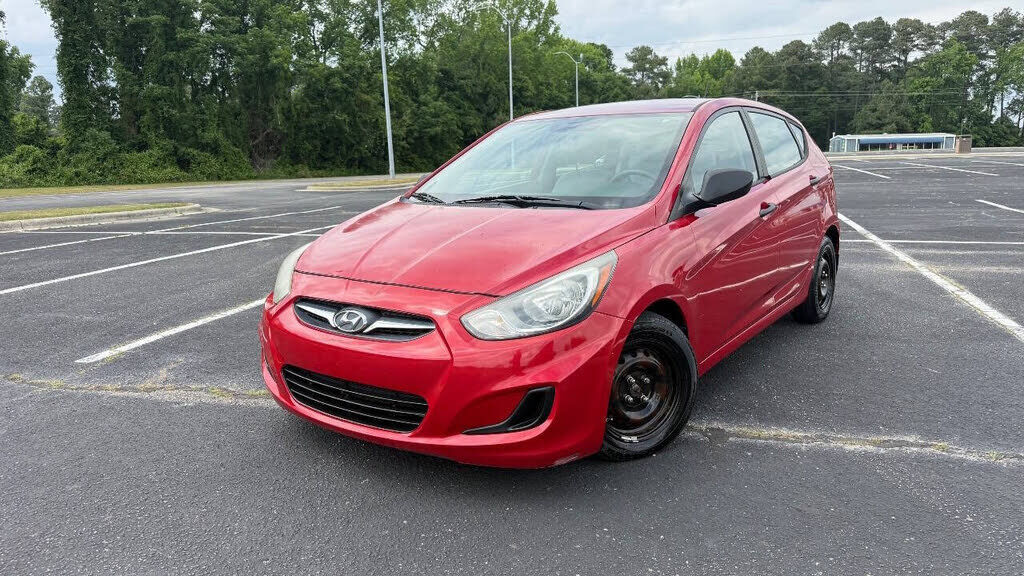 2013 HYUNDAI Accent