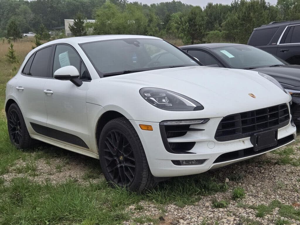 2018 PORSCHE Macan
