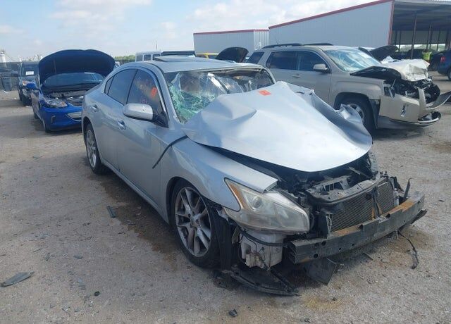 2010 NISSAN Maxima