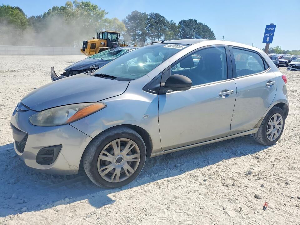 2013 MAZDA Mazda2