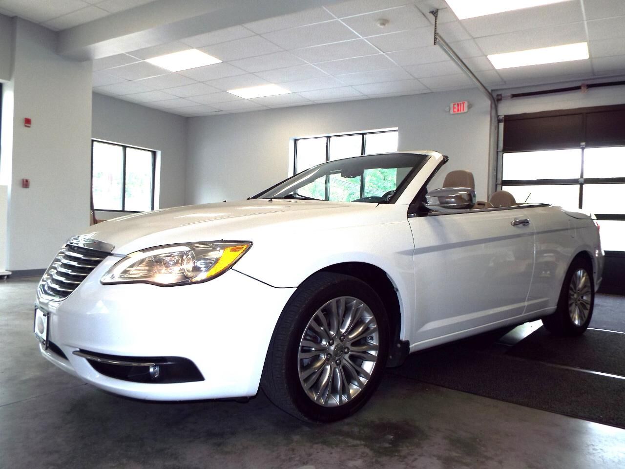 2011 CHRYSLER 200