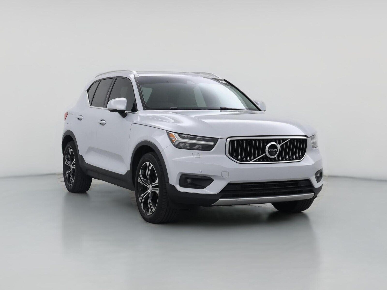 2020 VOLVO XC40