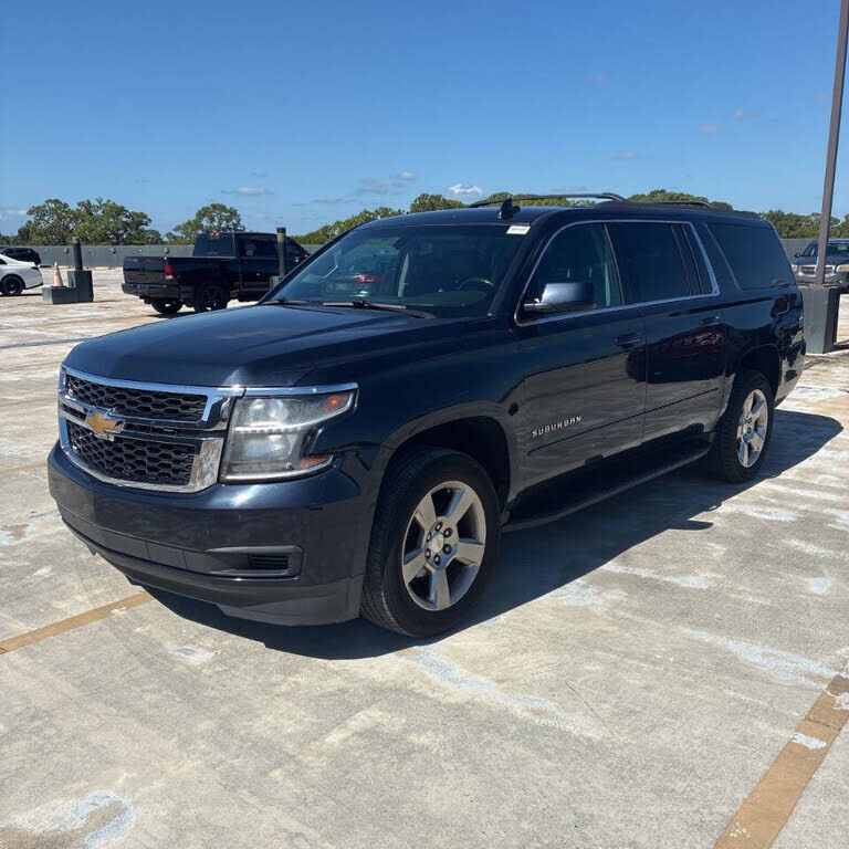 2017 CHEVROLET Suburban