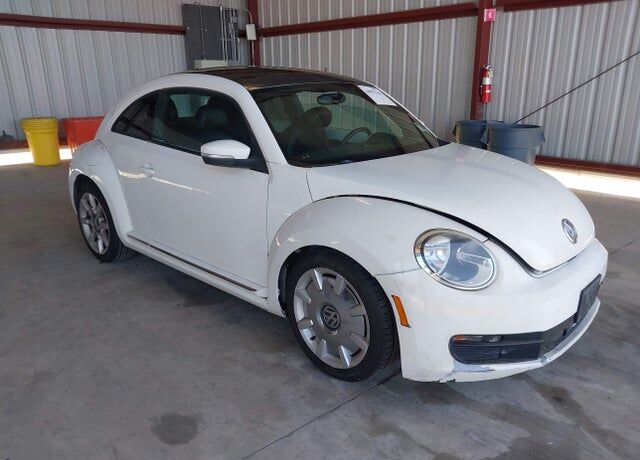2012 VOLKSWAGEN Beetle