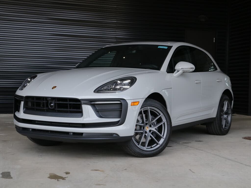 2026 PORSCHE Macan