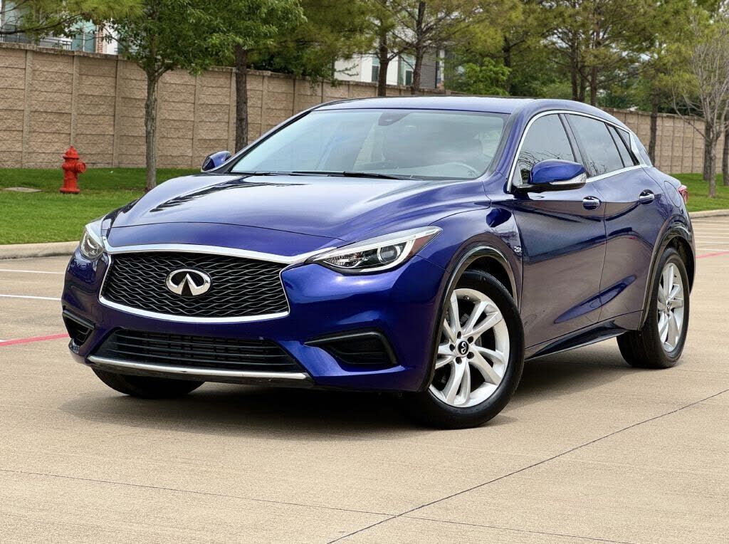 2017 INFINITI QX30