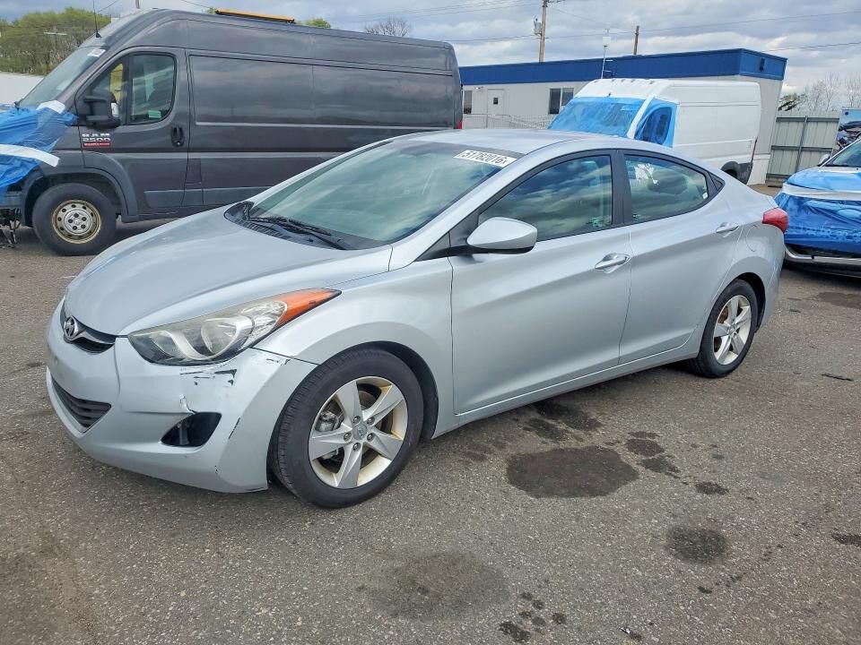 2013 HYUNDAI Elantra