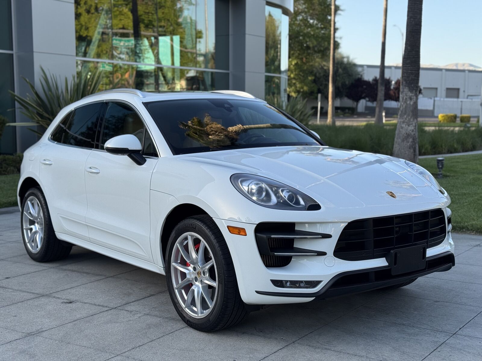 2016 PORSCHE Macan