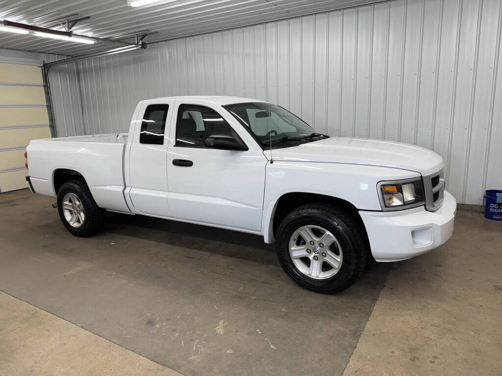 2010 DODGE Dakota