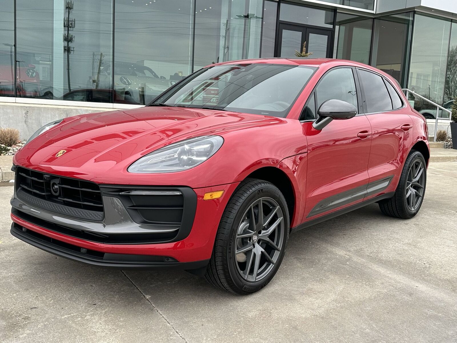 2026 PORSCHE Macan
