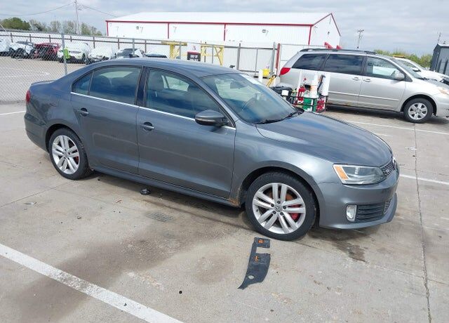 2013 VOLKSWAGEN Jetta
