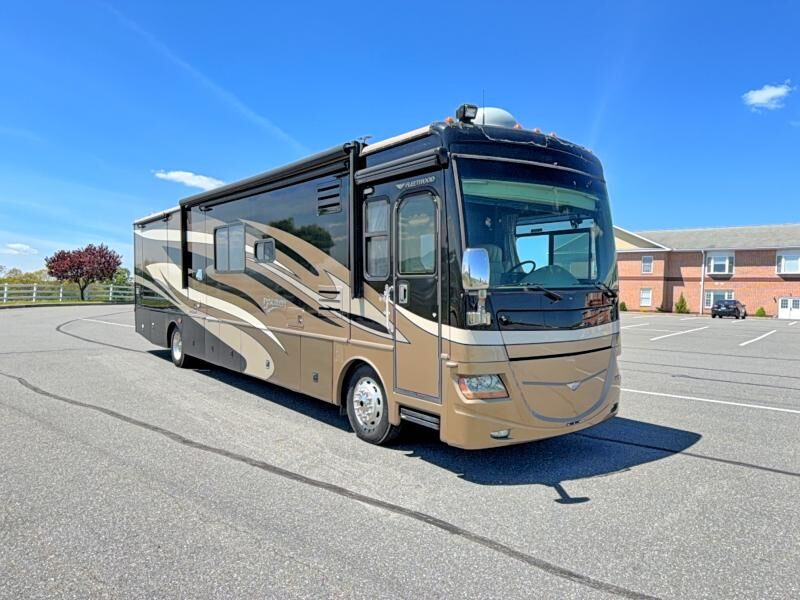 2009 FREIGHTLINER XC-S Straight Rail Rear Engine Motor Home Chassis