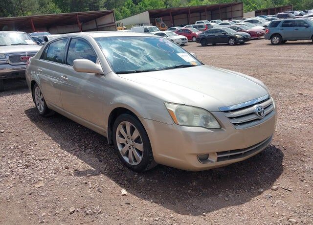 2005 TOYOTA Avalon