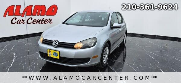 2013 VOLKSWAGEN Golf