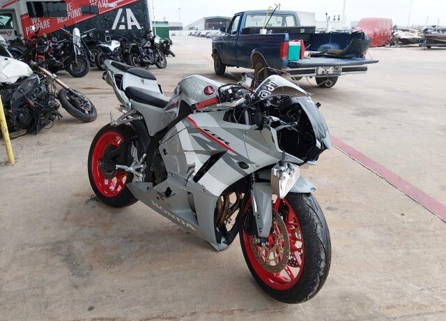 2026 HONDA CB