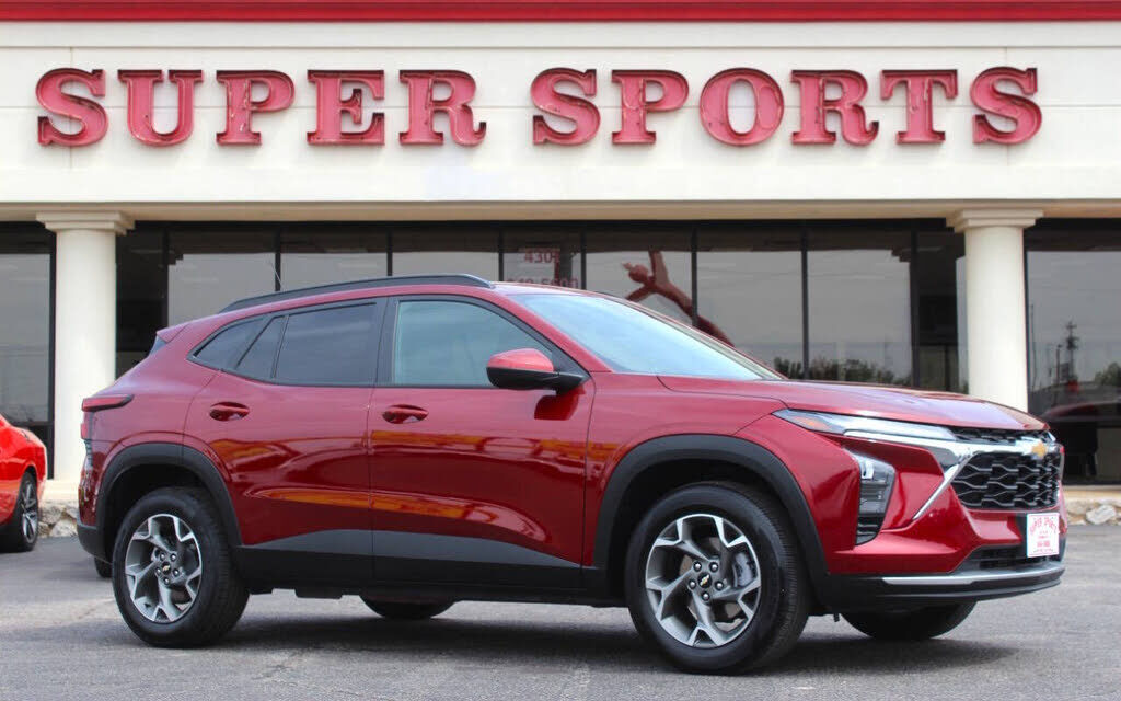 2025 CHEVROLET Trax