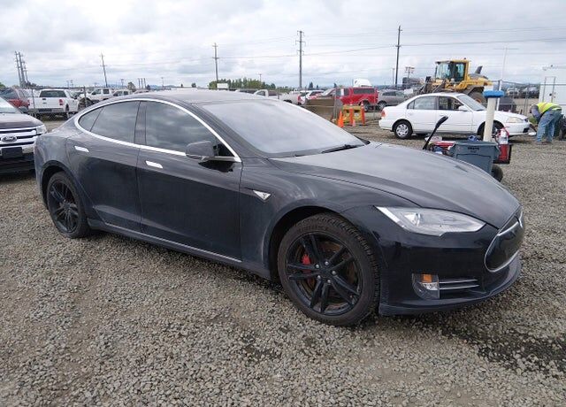 2014 TESLA Model S