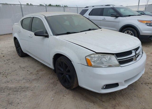 2013 DODGE Avenger