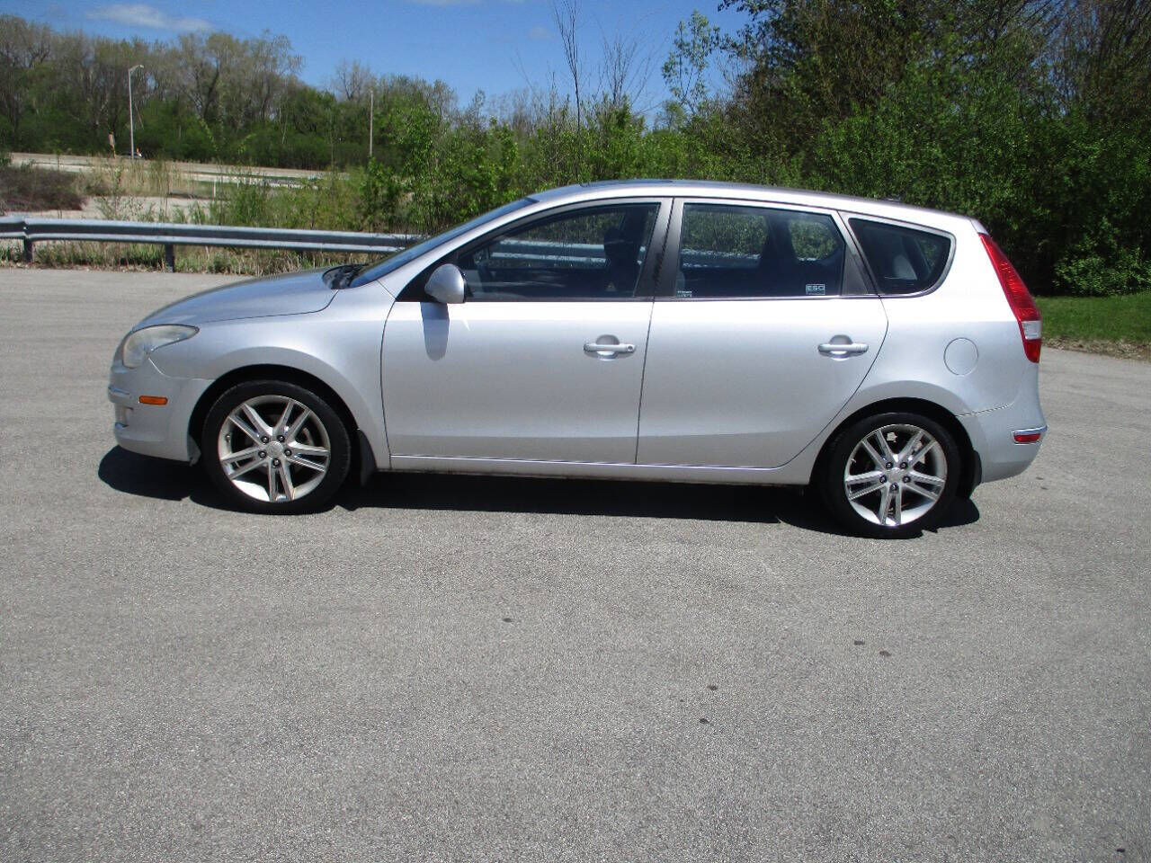 2009 HYUNDAI Elantra Touring