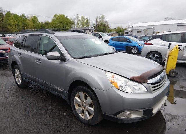 2011 SUBARU Outback