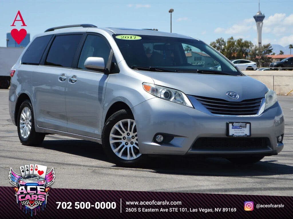 2017 TOYOTA Sienna
