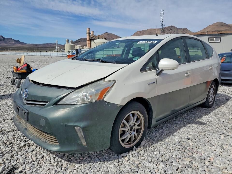 2014 TOYOTA Prius