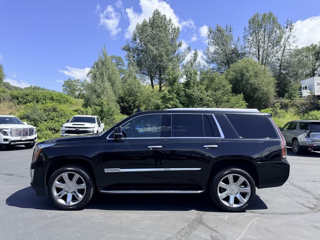 2019 CADILLAC Escalade