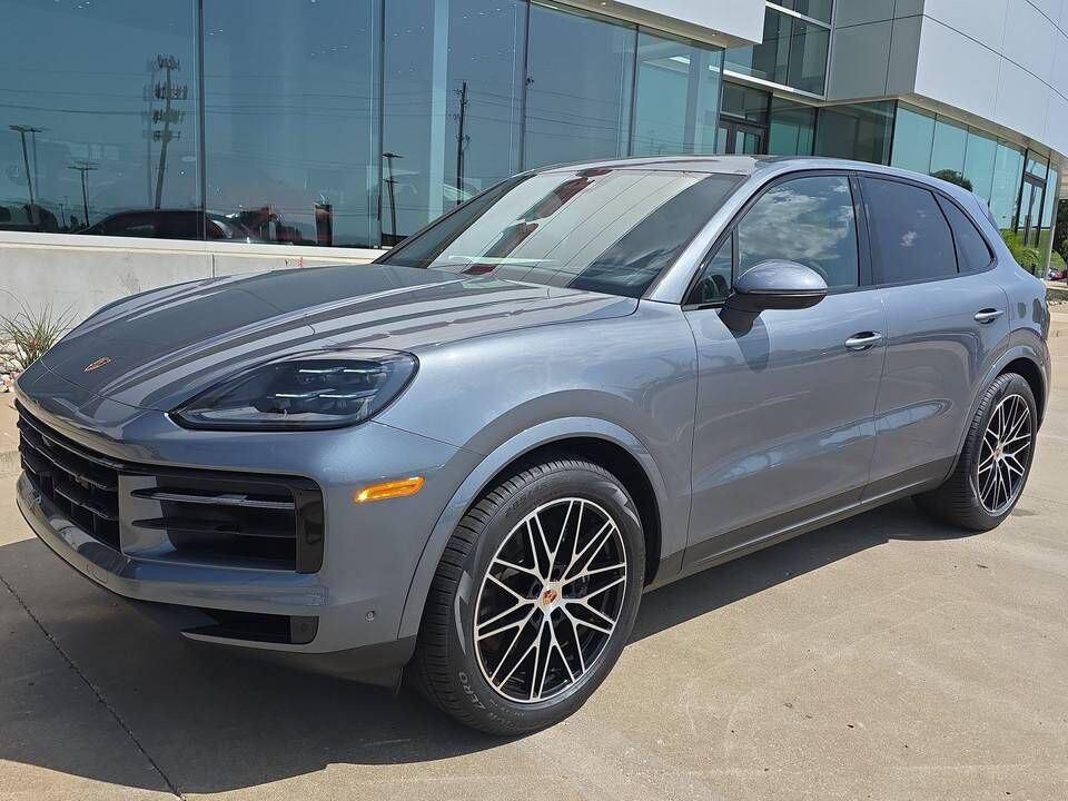 2026 PORSCHE Cayenne